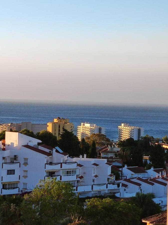 Saltillo Alto Gray Studio. Vistas al mar y piscina Torremolinos Exterior foto