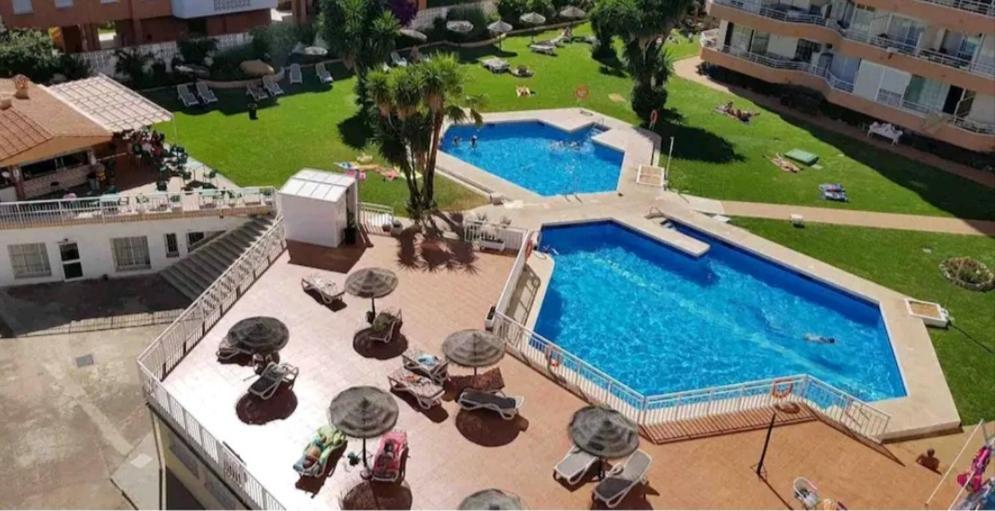 Saltillo Alto Gray Studio. Vistas al mar y piscina Torremolinos Exterior foto